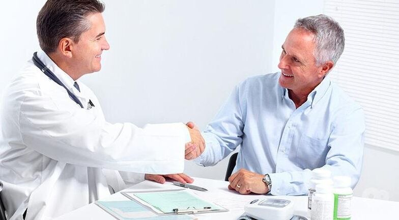 Urologist schreift en effektiven Kurs vun der Behandlung fir Prostatitis fir e Mann